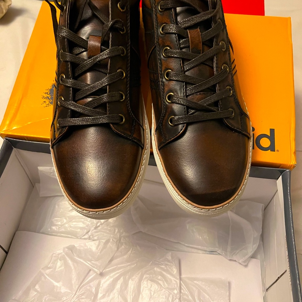 ROBERT DAVID BROWN NWT MENS SHOES